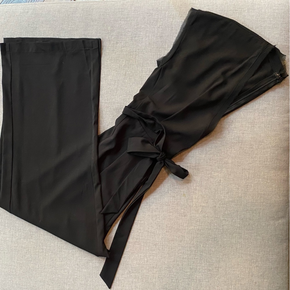 Like New! Mystree brand black Romper, Jumpsuit, Jumper. Size small.